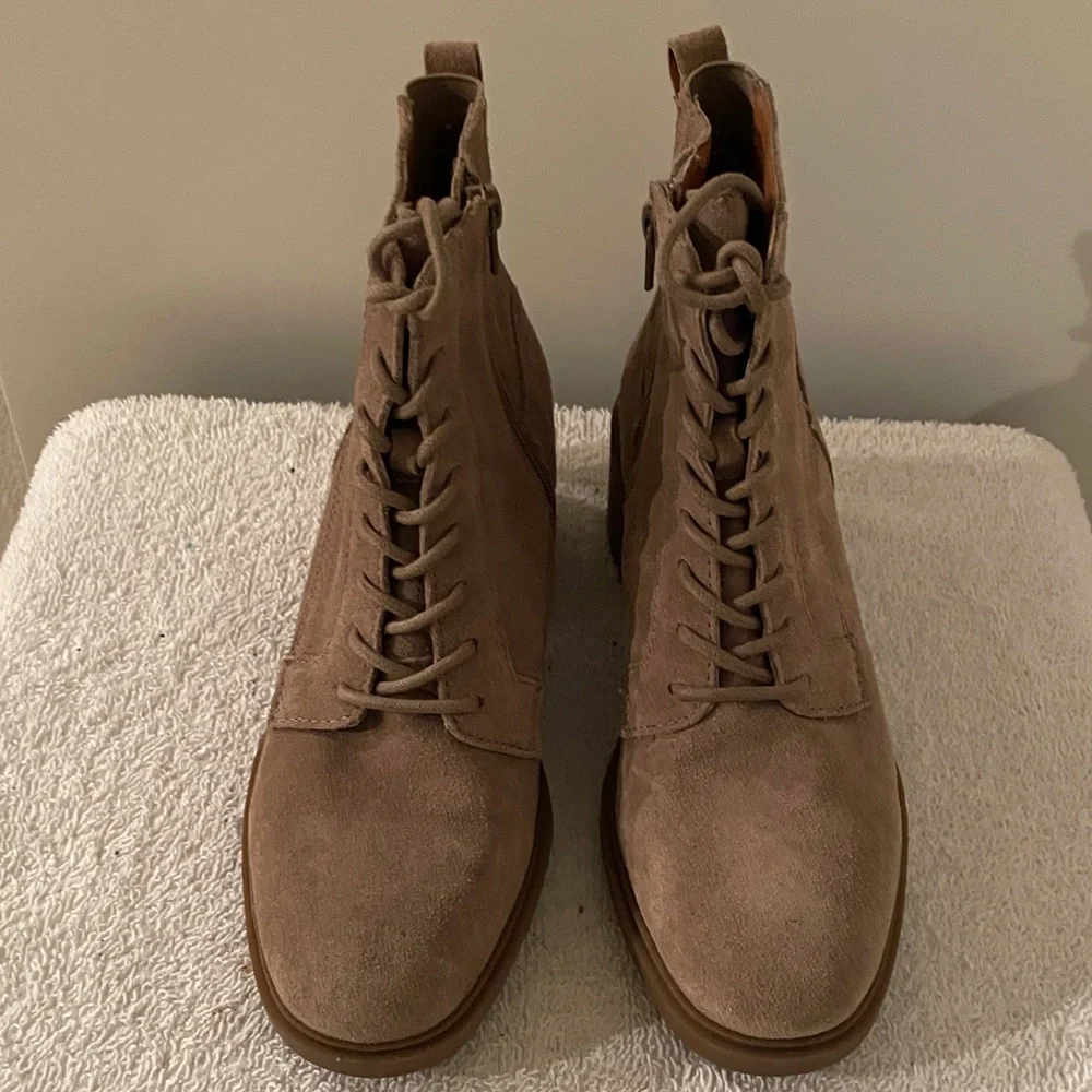 Lucky Brand Tan Genuine Suede Leather Boots Rubber Sole lace/side zip New!